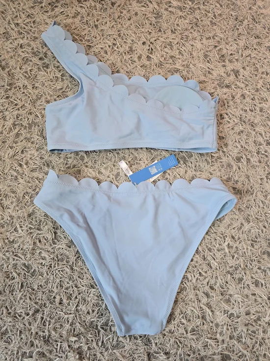 Cupshe Light Blue Scalloped-Edge One-Shoulder Bikini - Picture 2 of 3